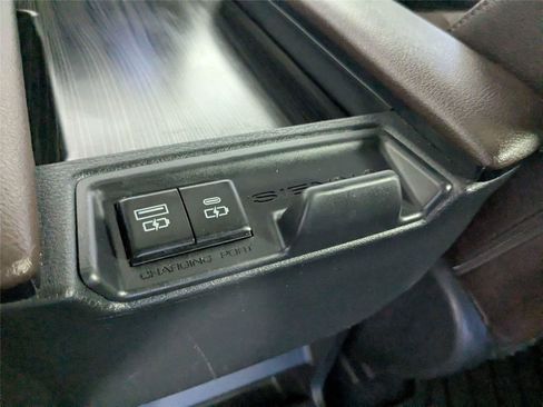 Certified 2022 Toyota Sienna Platinum FWD image 39