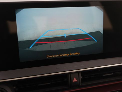 Used 2026 Toyota Prius Plug-In Hybrid image 26