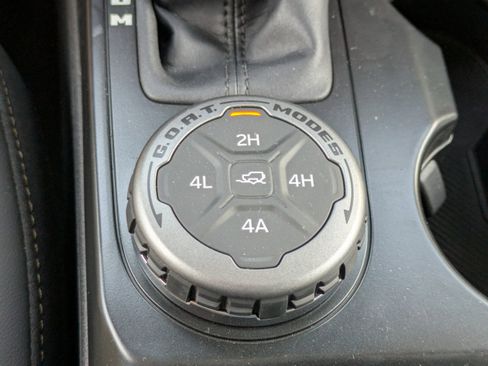 New 2025 Ford Bronco Badlands image 30