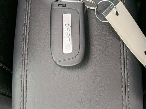 New 2026 Jeep Compass Limited w/ Sun, Sound & Navigation Group image 29