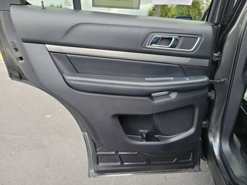 Used 2019 Ford Explorer XLT w/ Equipment Group 202A image 12