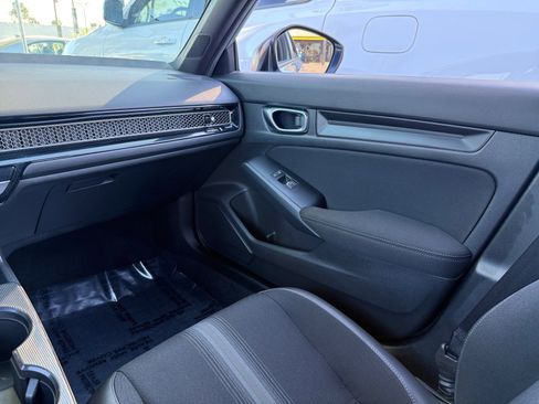 Used 2025 Honda Civic Sport image 16