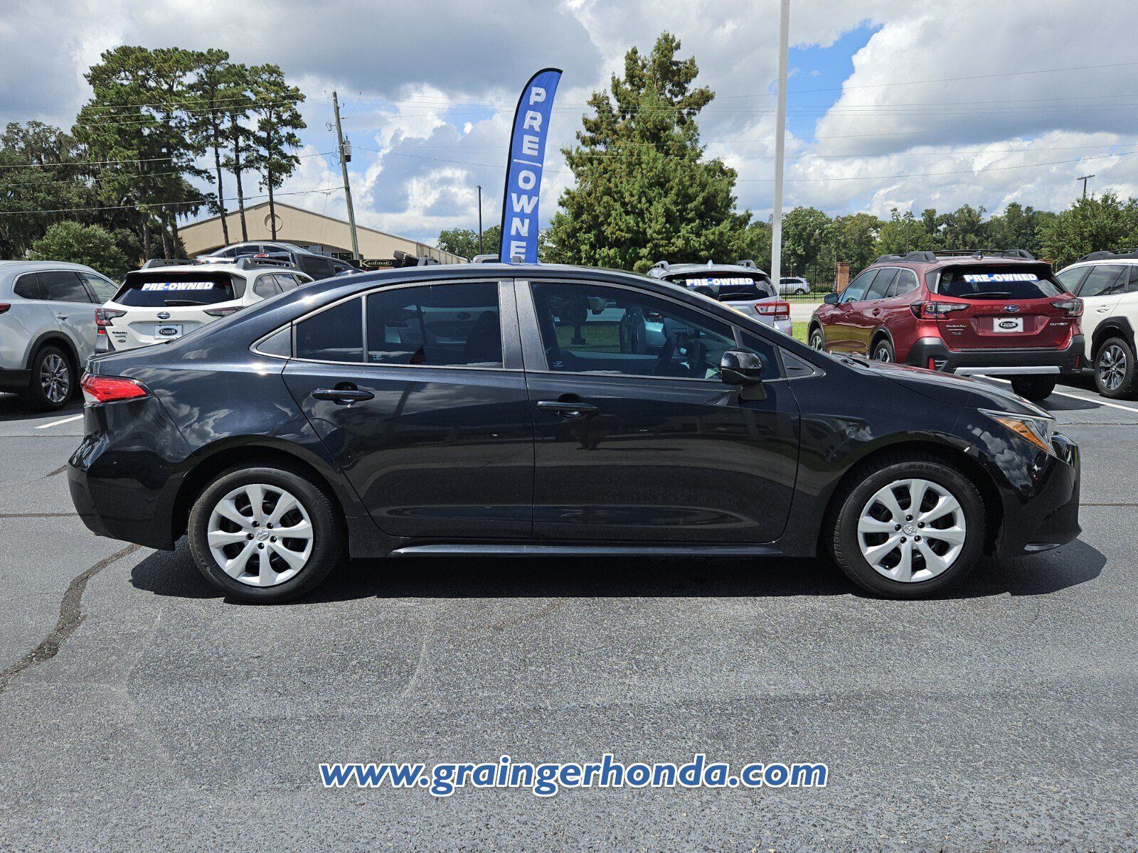 Used 2022 Toyota Corolla LE FWD image 6