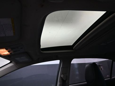 Used 2017 Toyota Corolla XSE image 32