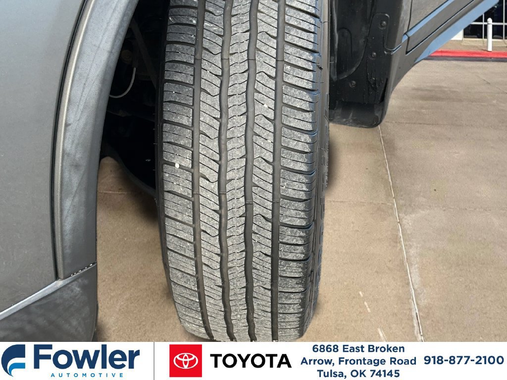 Used 2018 Nissan Rogue SV w/ Premium Package AWD/4WD image 33