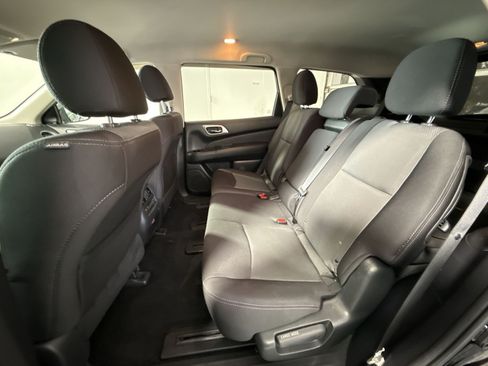 Used 2019 Nissan Pathfinder SV AWD/4WD image 25