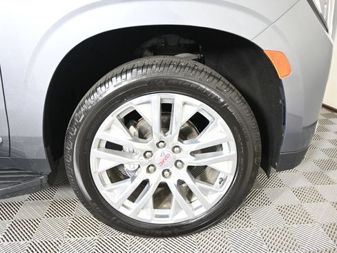 Used 2021 GMC Yukon SLT w/ SLT Luxury Plus Package AWD/4WD image 11