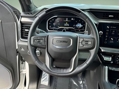 Used 2023 GMC Sierra 1500 Denali Ultimate AWD/4WD image 8