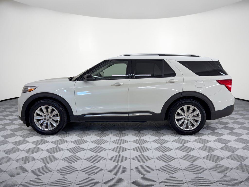 Used 2022 Ford Explorer Limited w/ Equipment Group 301A RWD image 2