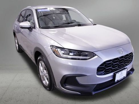 Certified 2023 Honda HR-V LX image 9