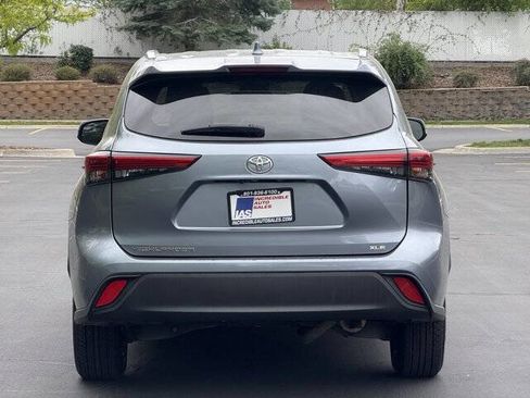 Used 2020 Toyota Highlander XLE FWD image 5
