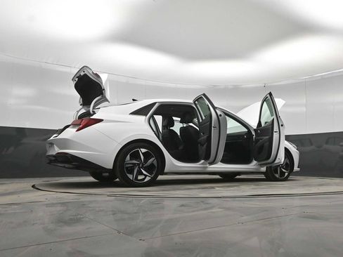 Used 2023 Hyundai Elantra Limited image 44