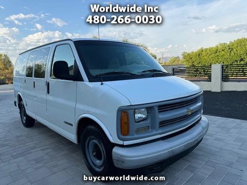 Used 2000 Chevrolet Express 2500 RWD image 1