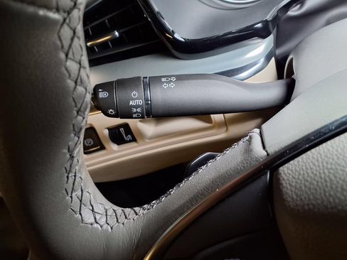 Certified 2023 Cadillac XT5 Premium Luxury FWD image 8