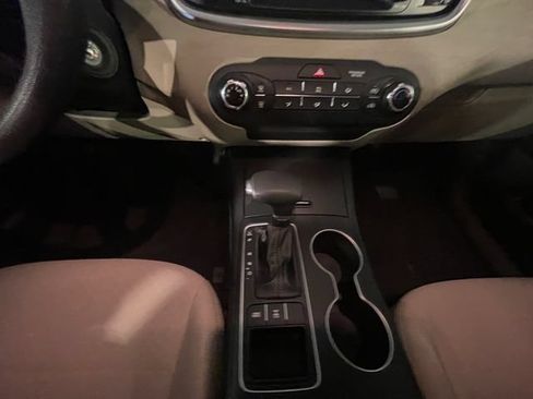 Used 2020 Kia Sorento LX AWD/4WD image 11