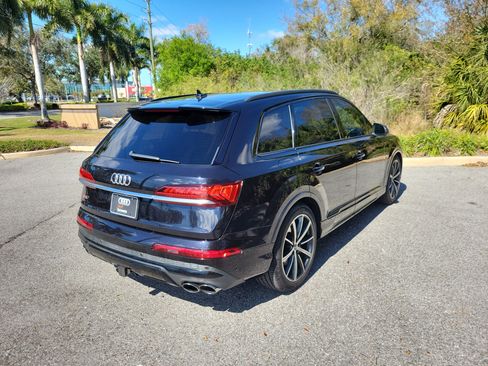Used 2021 Audi SQ7 Prestige w/ Prestige Package image 4