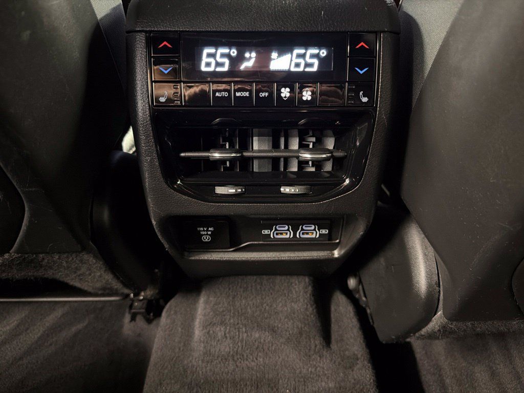 Used 2021 Jeep Grand Cherokee L Summit w/ Advanced Protech Group IV AWD/4WD image 38