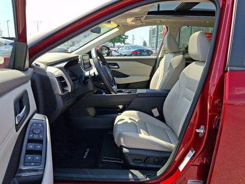 Certified 2023 Nissan Rogue SV w/ SV Premium B Package AWD/4WD image 15