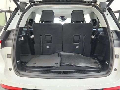 Used 2022 Jeep Grand Cherokee L Laredo w/ Luxury Tech Group I AWD/4WD image 40