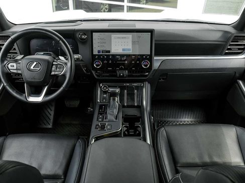 Used 2025 Lexus GX 550 w/ Accessory Package (Z1) AWD/4WD image 14