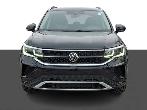 Used 2023 Volkswagen Taos SEL image 2