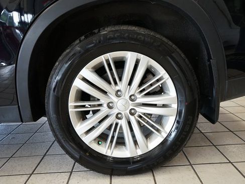 Used 2024 Mitsubishi Outlander ES image 51