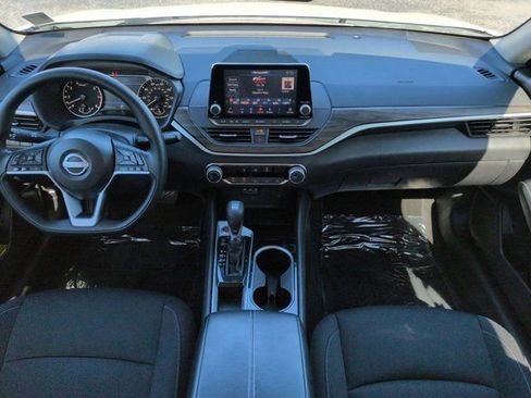 Used 2024 Nissan Altima 2.5 SV FWD image 13
