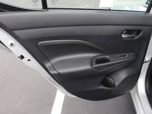 Used 2025 Nissan Versa SV FWD image 12