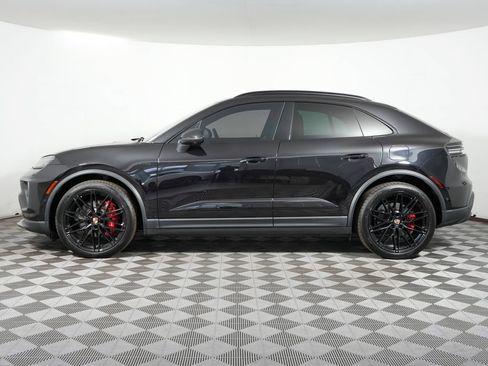 Certified 2025 Porsche Macan 4S Electric AWD/4WD image 2