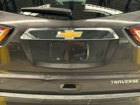 Used 2015 Chevrolet Traverse LS image 11