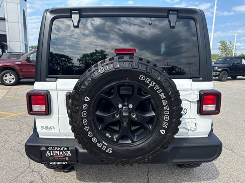 Used 2023 Jeep Wrangler Sport AWD/4WD image 6