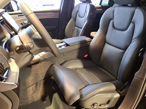 New 2026 Volvo XC90 B6 Ultra w/ Lounge Package image 6