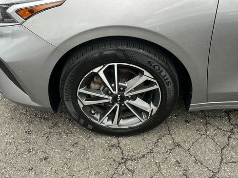 Used 2023 Kia Forte LXS FWD image 8