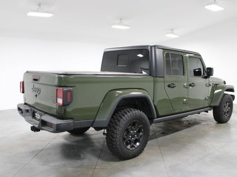 Used 2023 Jeep Gladiator Sport AWD/4WD image 9