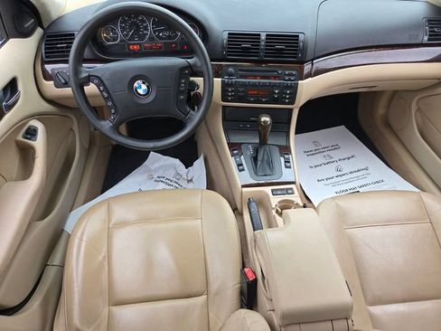 Used 2005 BMW 330i Sedan RWD image 8