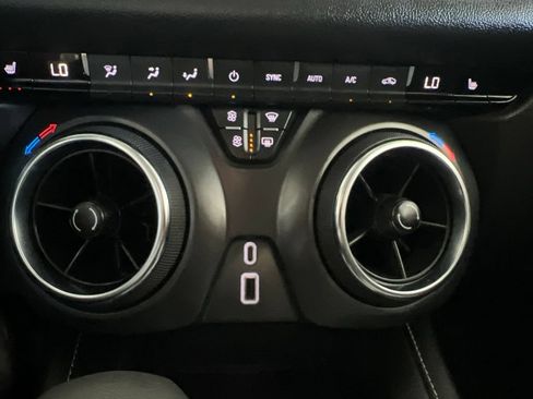 Used 2025 Chevrolet Blazer LT FWD image 67