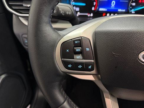 Used 2023 Ford Explorer XLT AWD/4WD image 21
