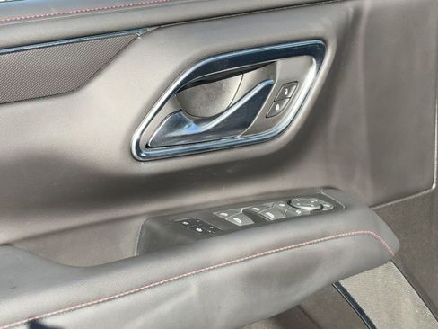 Used 2022 Chevrolet Suburban RST w/ Sport Performance Package image 21