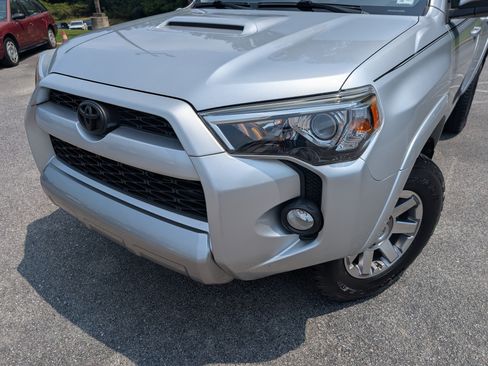 Used 2016 Toyota 4Runner Trail AWD/4WD image 13