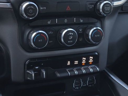 Used 2021 RAM 1500 Big Horn image 21