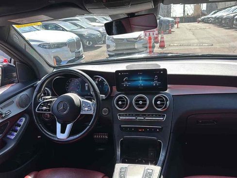 Used 2021 Mercedes-Benz GLC 300 4MATIC image 21