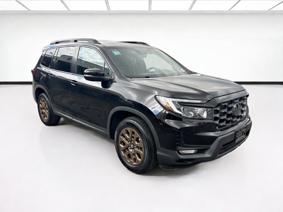 Used 2023 Honda Passport TrailSport image 3
