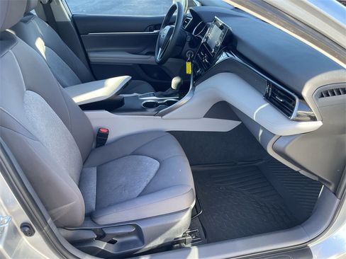 Used 2023 Toyota Camry LE image 29