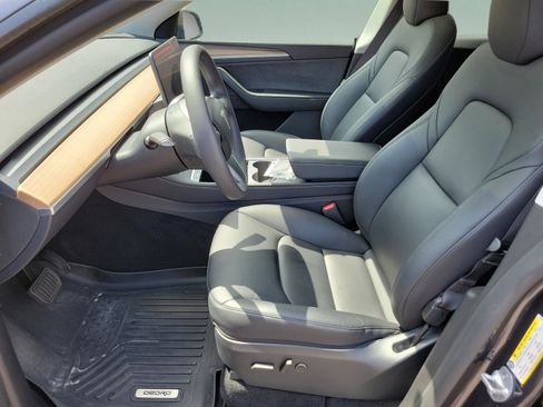 Used 2024 Tesla Model Y Long Range AWD/4WD image 26