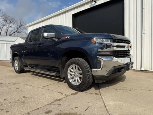 Used 2021 Chevrolet Silverado 1500 LT w/ Z71 Off-Road Package image 2