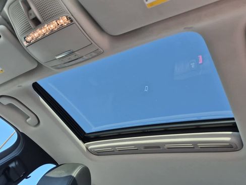 Used 2018 Mercedes-Benz E 300 image 14