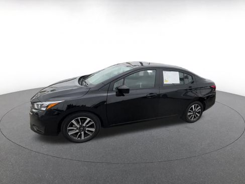 Used 2025 Nissan Versa SV FWD image 8