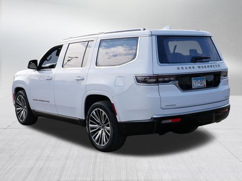 Used 2023 Jeep Grand Wagoneer Series III AWD/4WD image 5