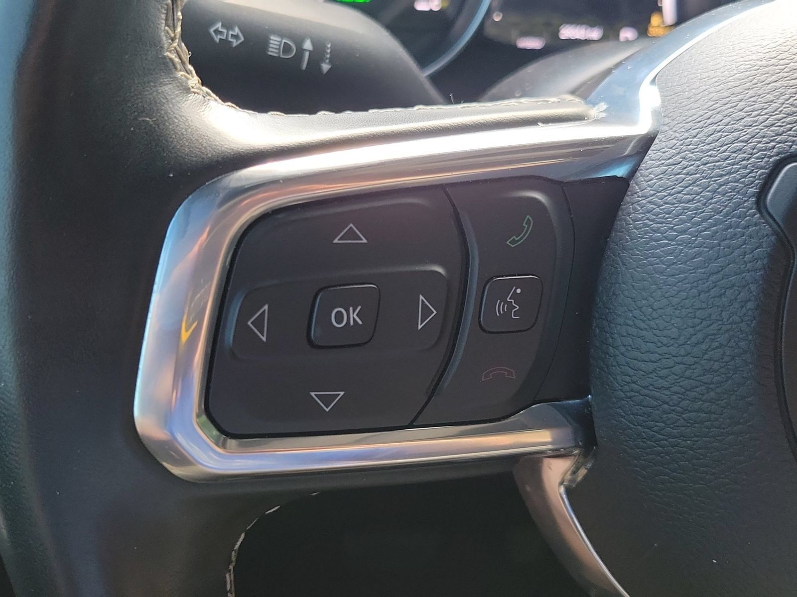 Used 2023 Jeep Wrangler Unlimited Sahara w/ Cold Weather Group AWD/4WD image 14
