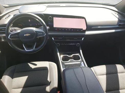 Used 2024 Chevrolet Traverse LT FWD image 17